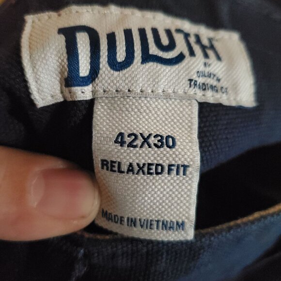 Duluth Trading Pants Mens 42X30 Navy Blue Relaxed Fit Cargo Style 100% Cotton - Picture 2 of 9